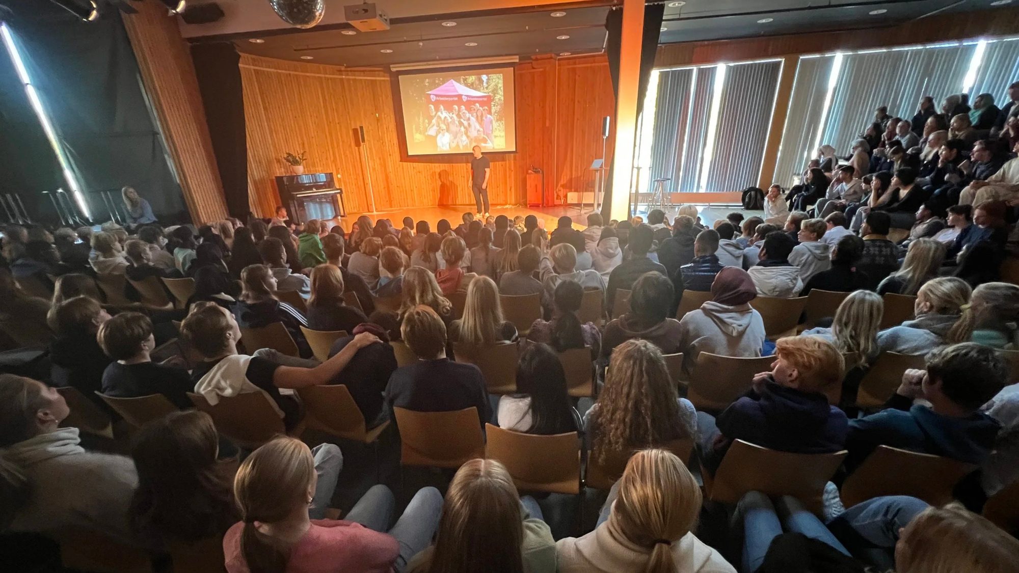 Borgen ungdomsskole · foredrag med Åwesome Foredrag